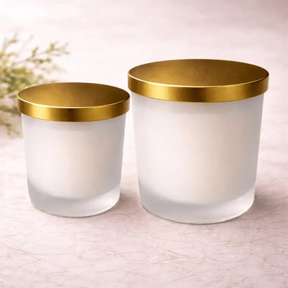 Clean burning candle with gold lid